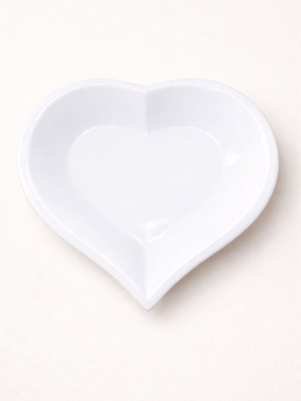 NWOB Verdici Design Cute White Heart Shape Ceramic Dish Plate Bowl